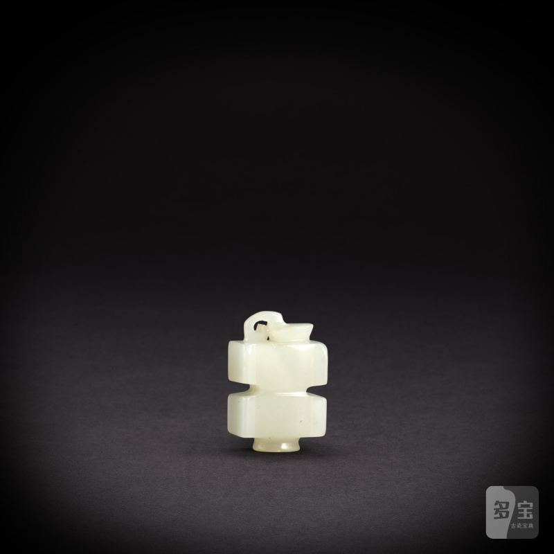 A white jade 'sinan' pendant, Han dynasty | 漢  白玉思南形珮 - 图2